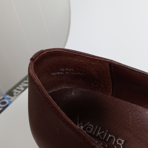 Walking Cradles Shoes 8 1/2 w Brown. - Picture 8 of 11